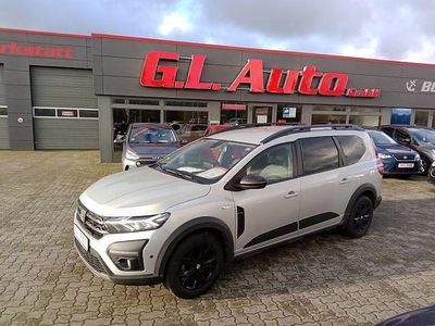 Grau Gebraucht 2022 Dacia Jogger Extreme Van / Kleinbus | 14.780 € (Fairer Preis)