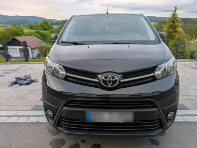 Gebraucht Toyota Proace Comfort 144 PS (105 kW) 2021 Schwarz Van / Kleinbus