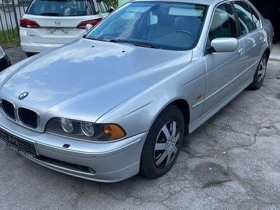 BMW 525