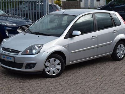 Silber Gebraucht 2008 Ford Fiesta Kleinwagen | 790 € (Guter Preis)