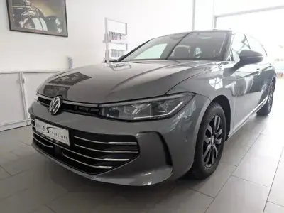 Gebraucht VW Passat Business 150 PS (110 kW) 2024 Grau Kombi