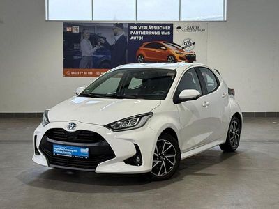 Gebraucht Toyota Yaris Hybrid 92 PS (67 kW) 2023 Weiß Limousine