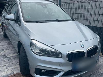 Silber Gebraucht 2016 BMW 218 Advantage Kombi | 17.000 € (Teuer)