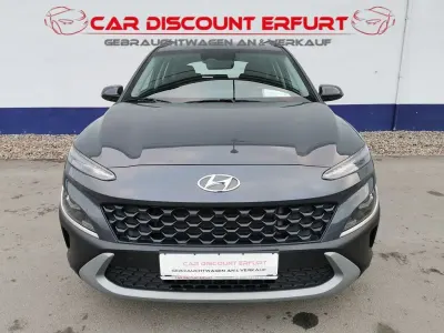 Gebraucht Hyundai Kona Select 120 PS (88 kW) 2023 Ecotronic grey / mic SUV