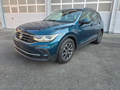 Gebraucht VW Tiguan Life 150 PS (110 kW) 2023 Nightshade blue metallic SUV