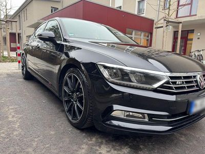 Second-hand VW Passat R-line 150 CP (110 kW) 2019 Negru Berlinǎ