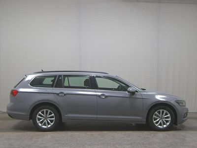 Usata VW Passat Business 150 CV (110 kW) 2023 Grigio Station wagon