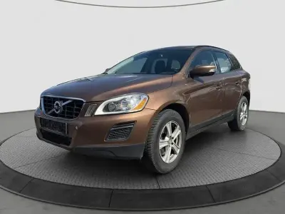 Używany Volvo XC60 Kinetic 163 KM (119 kW) 2010 Brązowy SUV