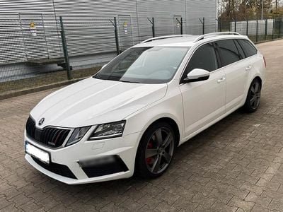 Weiß Gebraucht 2017 Skoda Octavia RS Kombi | 19.400 € (Fairer Preis)
