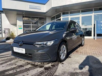 Gebraucht VW Golf VIII Life 150 PS (110 kW) 2023 Grau Limousine