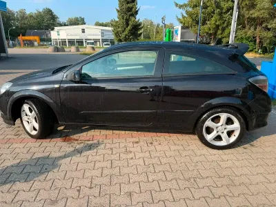 Gebraucht Opel Astra GTC Sport 140 PS (102 kW) 2006 Schwarz Coupé