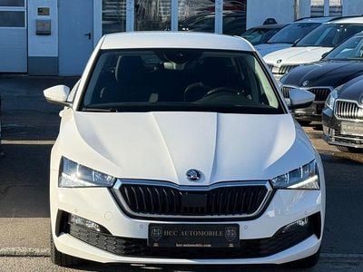 Gebraucht Skoda Scala Ambition 110 PS (80 kW) 2023 Candyweiss Kleinwagen