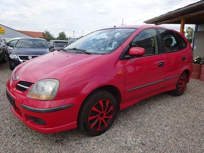 Nissan Almera Tino