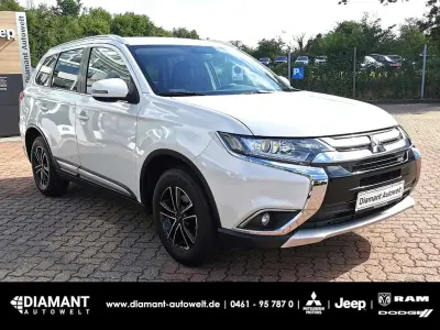 Gebraucht Mitsubishi Outlander Edition 150 PS (110 kW) 2017 Weiß SUV