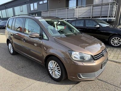 Braun Gebraucht 2012 VW Touran Trendline Van / Kleinbus | 5.999 € (Guter Preis)