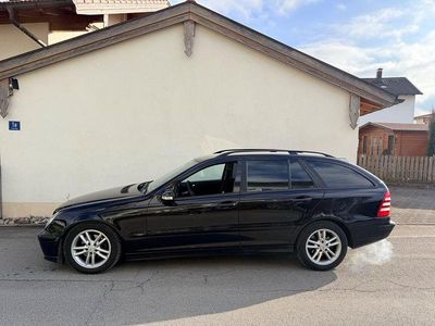 Gebraucht Mercedes C220 150 PS (110 kW) 2005 Schwarz Kombi