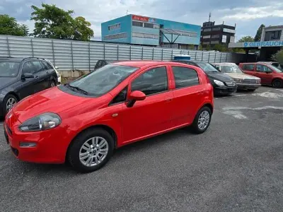 Gebraucht Fiat Punto More 69 PS (50 kW) 2018 Rot Kleinwagen