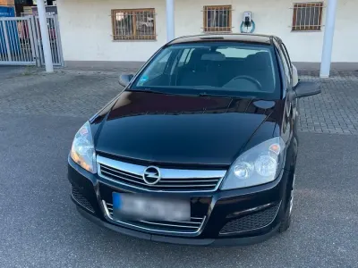 Gebraucht Opel Astra 89 PS (65 kW) 2009 Schwarz Kleinwagen