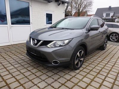 Grau Gebraucht 2016 Nissan Qashqai 360º SUV | 12.490 € (Fairer Preis)