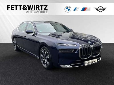 Gebraucht BMW 750e Comfort Edition 489 PS (359 kW) 2024 Bmw individual tansanitblau metallic Limousine
