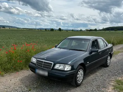 Gebraucht Mercedes C180 122 PS (89 kW) 1997 Grau Limousine