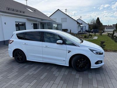 Gebraucht Ford S-MAX Titanium 179 PS (131 kW) 2017 Weiß Van / Kleinbus