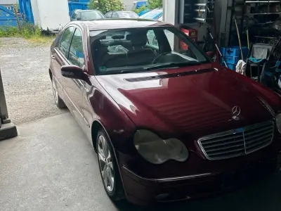 Gebraucht Mercedes 220 Elegance 143 PS (105 kW) 2002 Limousine