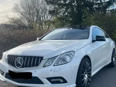Gebraucht Mercedes E350 AMG 231 PS (169 kW) 2010 Weiß Coupé