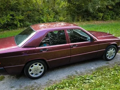 Gebraucht Mercedes 190 Avantgarde 109 PS (80 kW) 1992 Rot Limousine