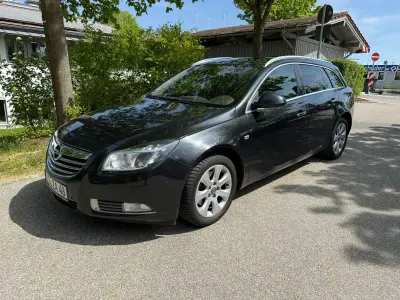 Gebraucht Opel Insignia Innovation 160 PS (117 kW) 2013 Schwarz Kombi