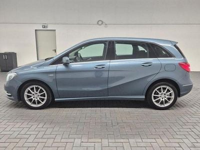 Gebraucht Mercedes B200 156 PS (114 kW) 2012 Universumblau met. Van / Kleinbus