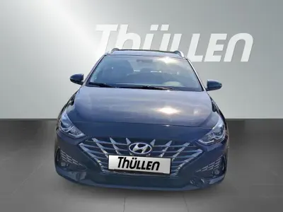 Gebraucht Hyundai i30 Trend 120 PS (88 kW) 2023 Schwarz Kombi
