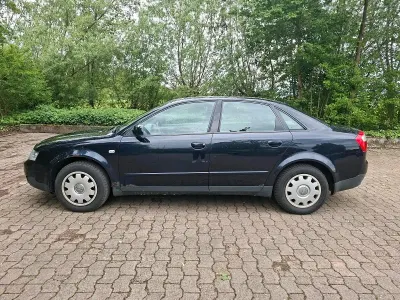 Gebraucht Audi A4 101 PS (74 kW) 2002 Blau Limousine
