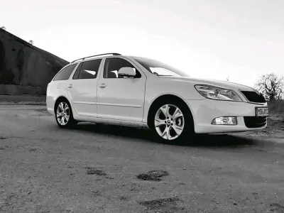 Gebraucht Skoda Octavia Elegance 160 PS (117 kW) 2010 Weiß Kombi