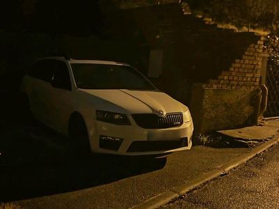 Gebraucht Skoda Octavia RS 184 PS (135 kW) 2015 Weiß Kleinwagen