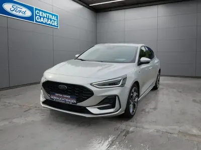 Gebraucht Ford Focus ST-Line X 125 PS (91 kW) 2024 Silber Limousine