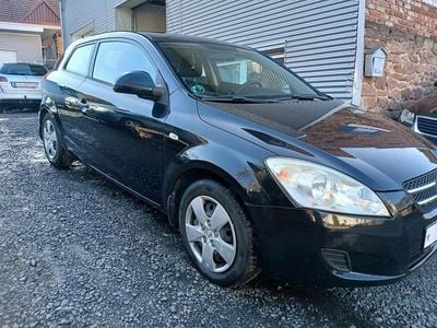 Gebraucht Kia Ceed 109 PS (80 kW) 2009 Schwarz Kleinwagen