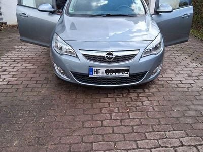 Gebraucht Opel Astra Design Edition 116 PS (85 kW) 2012 Grau Limousine