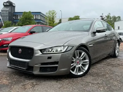 Brugt Jaguar XE Prestige 179 HK (131 kW) 2018 Sølv Sedan