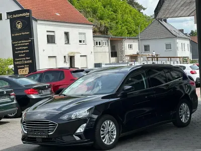 Usado Ford Focus Titanium 120 CV (88 kW) 2020 Negro Berlina