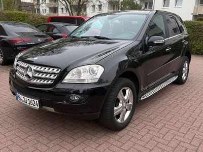 Second-hand Mercedes ML280 190 CP (139 kW) 2008 Negru SUV