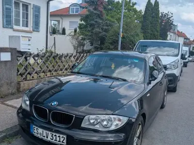 Gebraucht BMW 118 129 PS (94 kW) 2007 Schwarz Kleinwagen