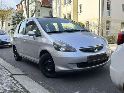 Usata Honda Jazz 77 CV (56 kW) 2005 Argento Utilitaria