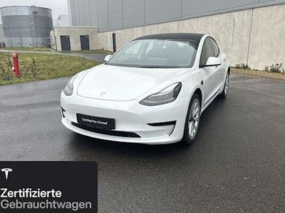 Weiß Gebraucht 2021 Tesla Model 3 Standard Range Limousine | 27.000 € (Fairer Preis)