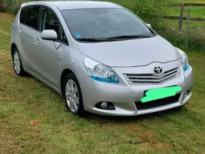 Gebraucht Toyota Corolla Verso 150 PS (110 kW) 2009 Silber Van / Kleinbus