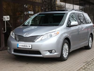 Silber Gebraucht 2016 Toyota Sienna XLE Van / Kleinbus | 19.990 €