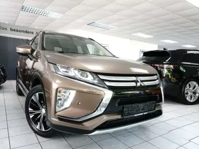 Gebraucht Mitsubishi Eclipse Cross Top 163 PS (119 kW) 2018 Bronzebraun SUV