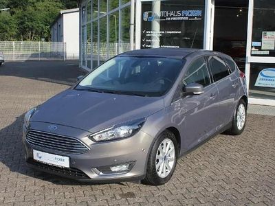 Gebraucht Ford Focus Titanium 125 PS (91 kW) 2015 Brisbane braun (met.) Limousine