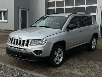 Gebraucht Jeep Compass Sport 136 PS (100 kW) 2013 Silber SUV
