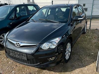 Gebraucht Hyundai i30 90 PS (66 kW) 2011 Schwarz Limousine